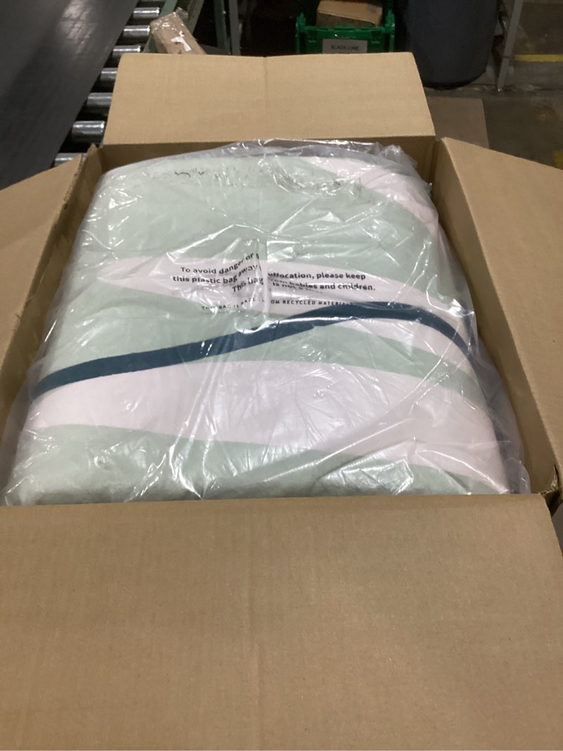 Condition photo showing New/Like New for Lahome Green 10x14 Rug for Living Room, Large Washable Area Rug Non-Slip Ultra-Thin Stain Resistant Rug for Dining Room Table, Soft Botanical Print Indoor Rug for Bedroom Office (Green, 10'x14') 10' x 14' (Rectangular) Green