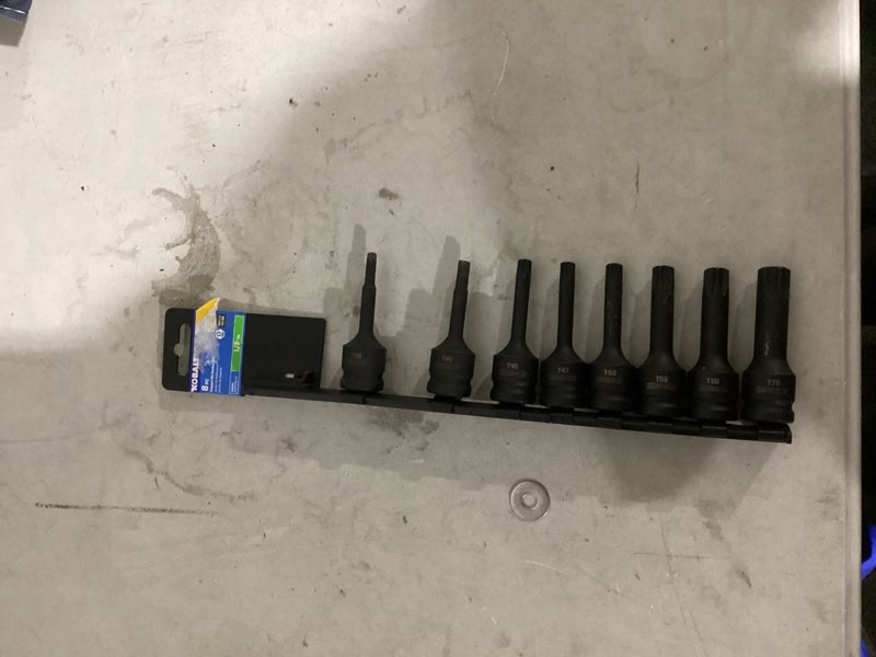 Condition photo showing Good Condition for kobalt 8 -piece 1/2-in drive set torx bit driver socket set