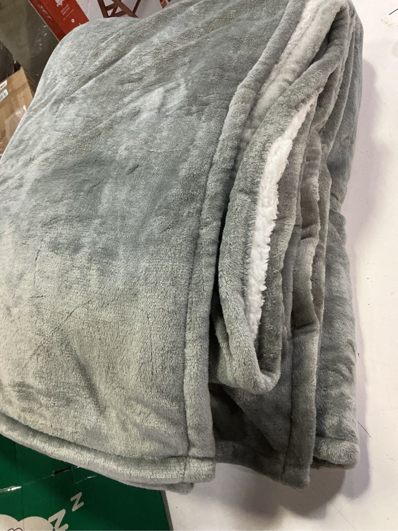 Condition photo showing Good Condition for heated blanket queen size - 84" x 90" electric blanket with 5 heat settings, double zone heating, 10 hrs auto off, overheat protection, washable heating blanket, gifts for grandma, grey 1- grey queen - 84" x 90"