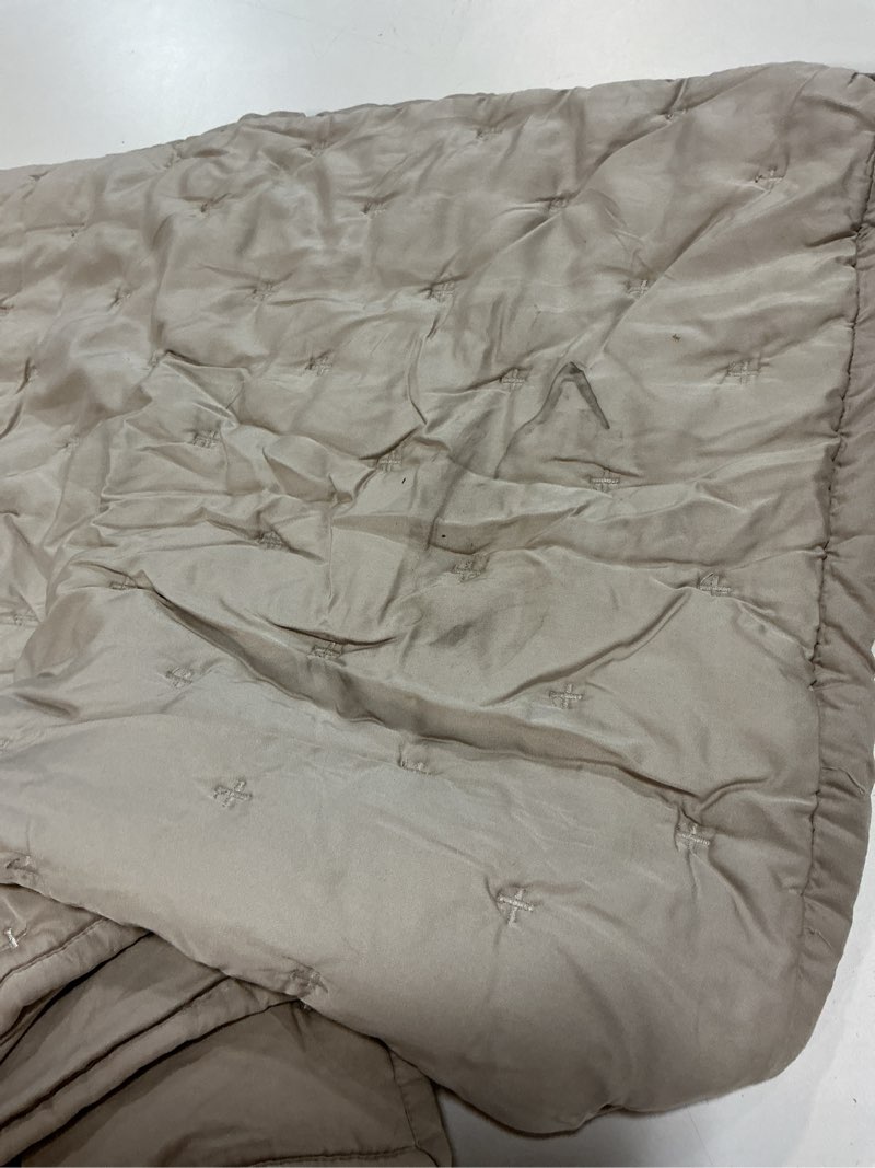 Condition photo showing As Is for bamboo dream quilted sham set(20x26in)