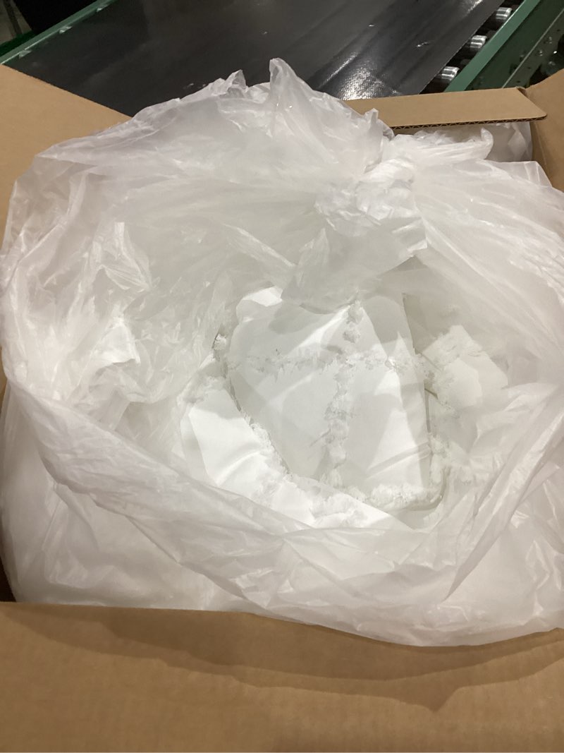 Condition photo showing Good Condition for Bedsure Queen Comforter Set - White Comforter, Boho Tufted Shabby Chic Bedding Comforter Set for Kids, 3 Pieces Vintage Farmhouse Bed Set for All Seasons, Fluffy Soft Bedding Set with 2 Pillow Shams Queen 01 - White