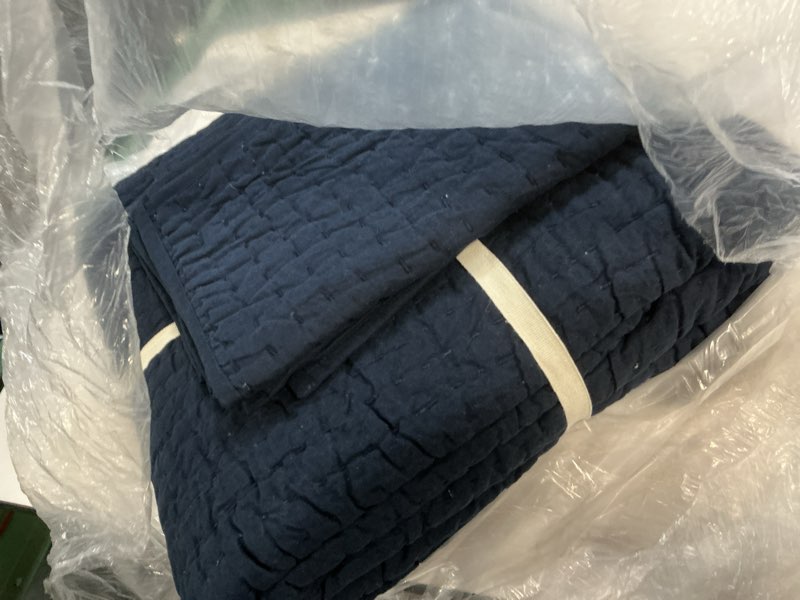 Condition photo showing Good Condition for quince european linen cotton stitch quilt set, full/queen, navy