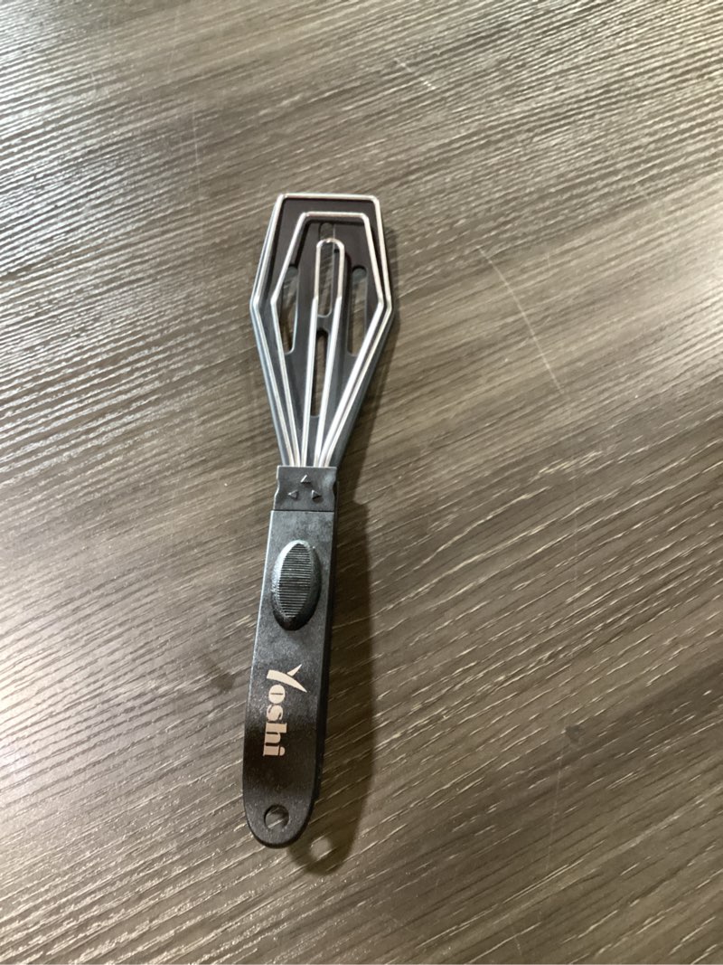 Condition photo showing Good Condition for yoshi 2-n-1 grip and flip tongs/spatula