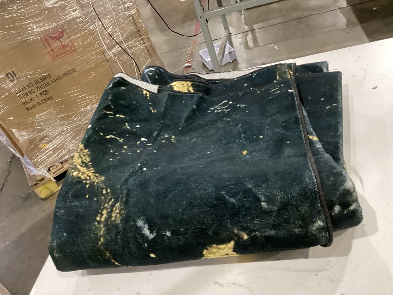 Condition photo showing Good Condition for fashionable lightweight luxury rugs, black and gold abstract art area rugs, rubber backed, washable and foldable for sofa, living room, bedroom, entrance, hallway, office, kitchen