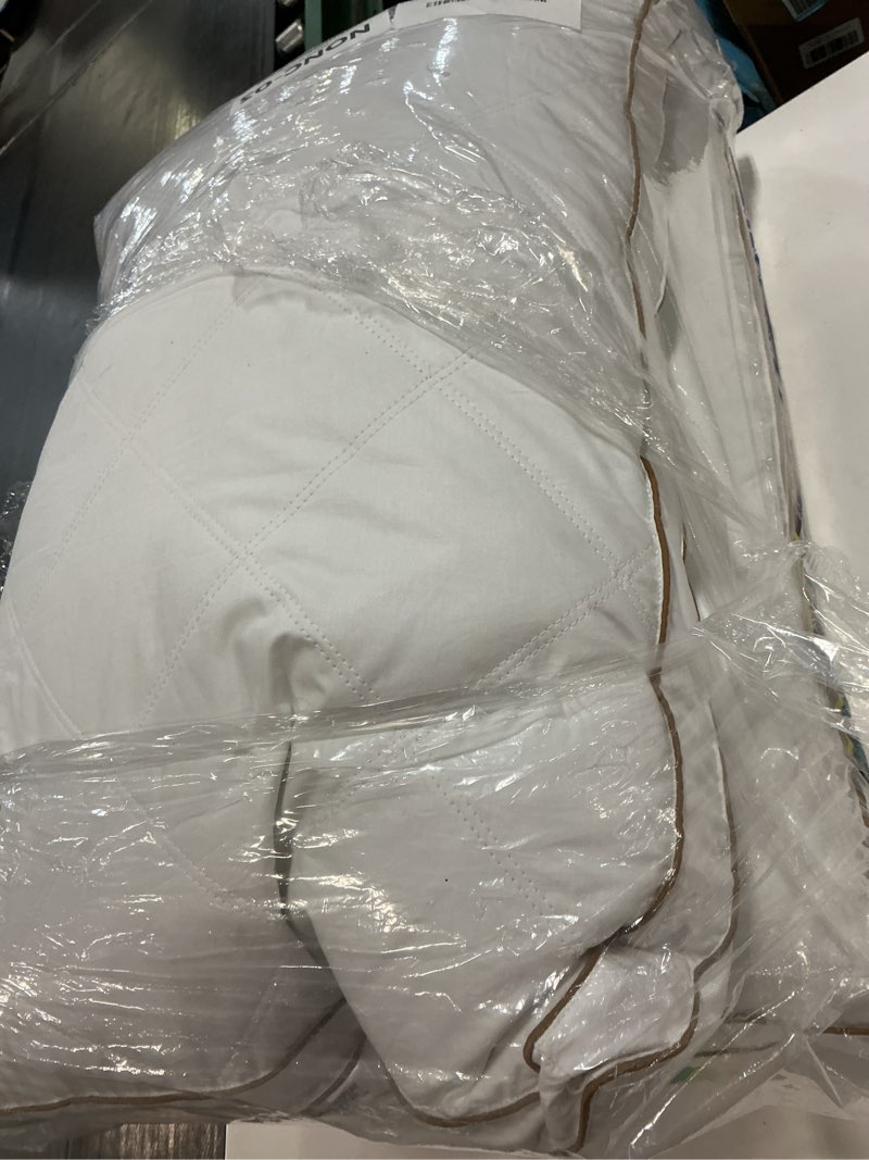 Condition photo showing Good Condition for puredown® goose feathers and down pillow for sleeping hotel collection bed pillows, gusseted, queen, set of 2 gusseted style 1 queen (pack of 2)