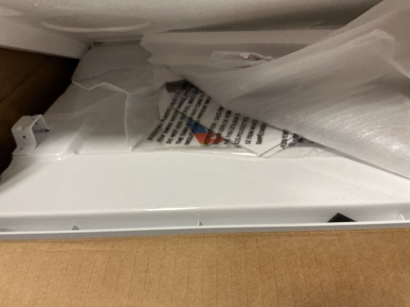 Condition photo showing Good Condition for amazon basics 5000-btu small window air conditioner, up to 150 sqf, window ac units with cool and fan functions, washable filter, adjustable window kit, intuitive mechanical controls, white white 5000 btu