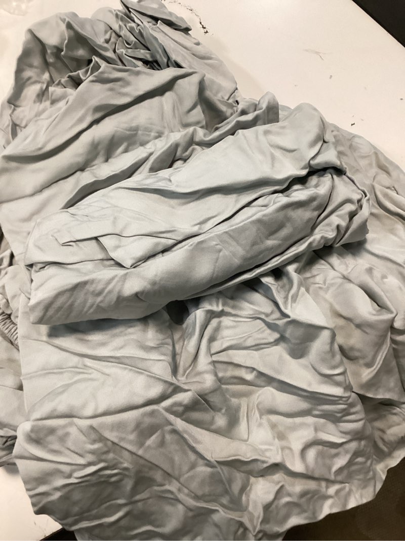 Condition photo showing Good Condition for bamboo fitted sheet set, twin xl, mist