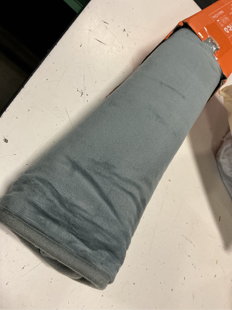 Condition photo showing Good Condition for foot warmer under desk,