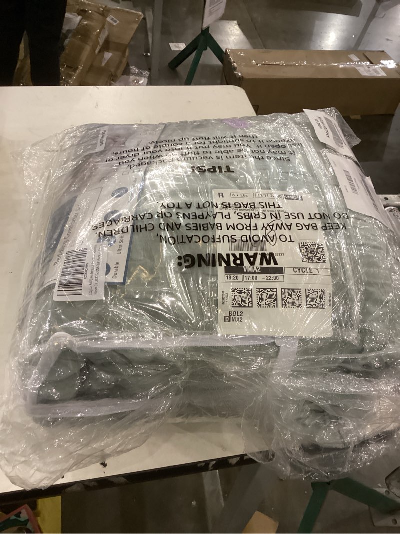 Condition photo showing Good Condition for CozyLux Queen Comforter Set Sage Green Seersucker 7 Pieces Bed in a Bag Queen Comforter Set with Sheets Luxury Soft Bedding Set with Down Alternative Comforter, Sheets, Pillowcases & Shams All Season Sage Green Queen