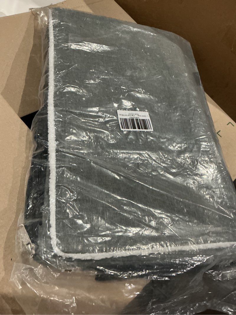 Condition photo showing Good Condition for soft-sided cat/dog/pet carrier, collapsible pets travel carriers dark grey 20"l x 13"w x 13"h