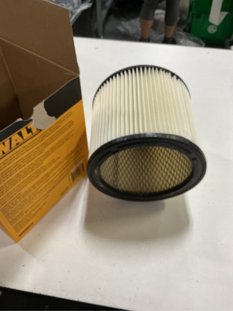 Condition photo showing As Is for dewalt 7.5 in. d cartridge filter 6 - 16 gal 1 pc (missing parts)