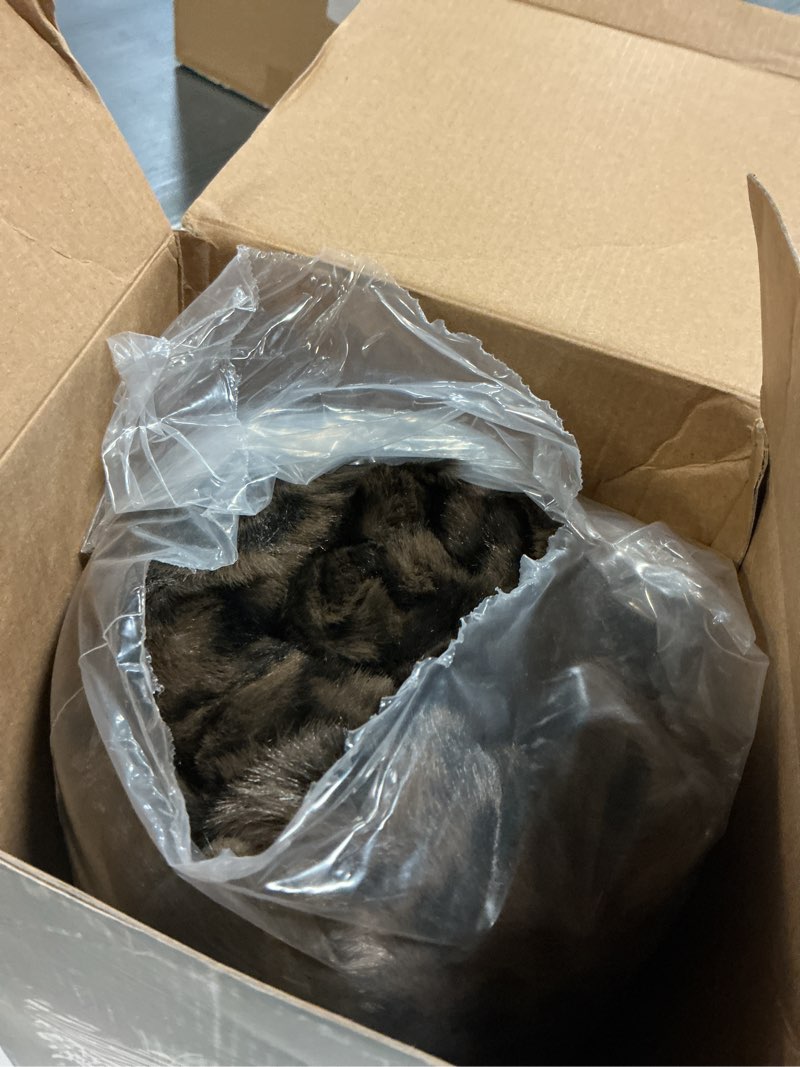 Condition photo showing Good Condition for wdcozy cheetah leopard print bubble throw blanket, luxury faux rabbit fur mink plush throw for couch, sofa and bed, soft fluffy fuzzy cozy blanket for women, 60x80 inches, chocolate brown, 950 gsm cheetah coffee twin (60" x 80")