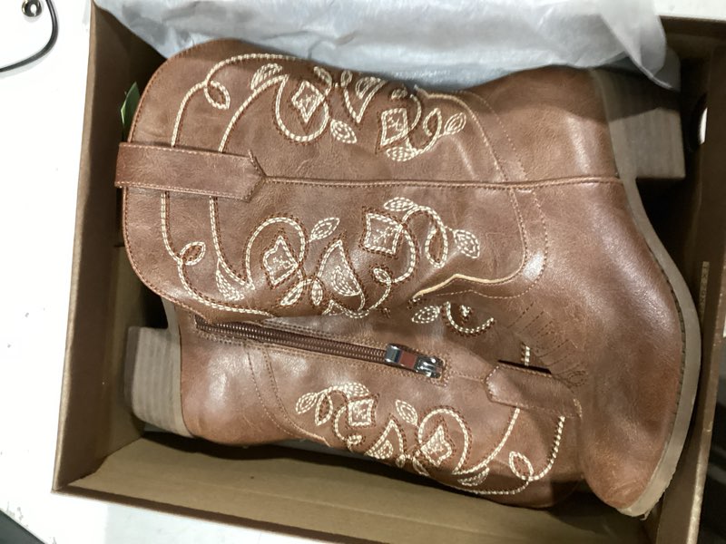 Condition photo showing As Is for lauramosa size 13 big girl used cowgirl boots