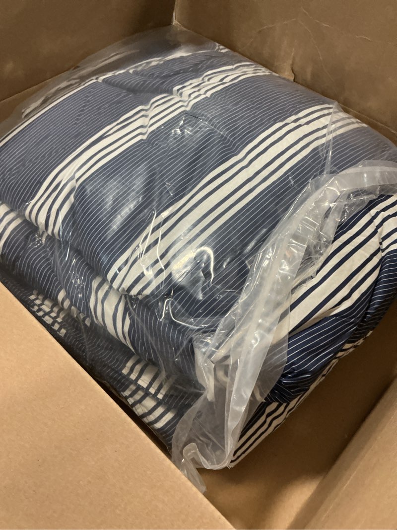 Condition photo showing Good Condition for Nautica - Queen Comforter Set, Reversible Cotton Bedding with Matching Shams & Reusable Laundry Bag, Medium-Weight, Oeko-Tex Certified (Craver Navy) Craver Navy/White Queen