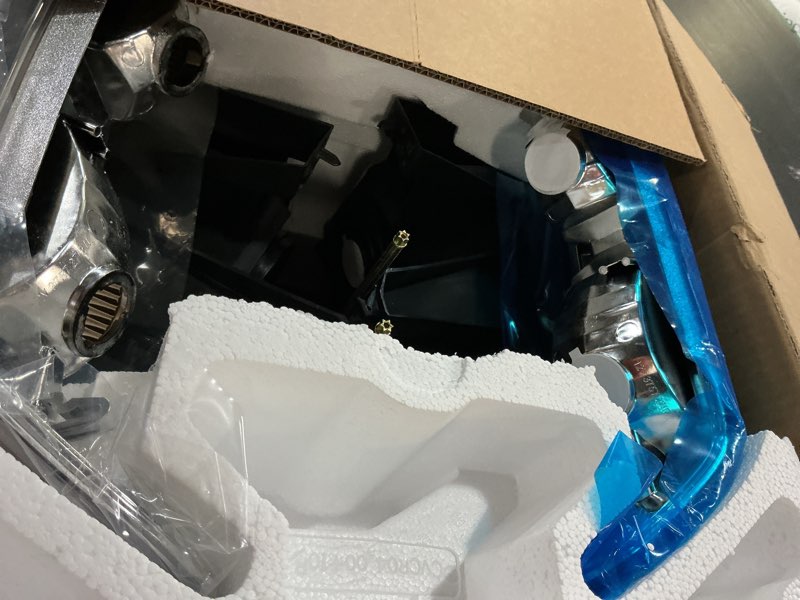 Condition photo showing New/Like New for 2004 2005 2006 2007 2008 2009 2010 2011 2012 chevy colorado headlight assembly for 04-12 chevy colorado/gmc canyon / 2006-2008 isuzu i-series headlamp replacement pair?no bulb included? a-chrome housing / amber reflector / clear lens