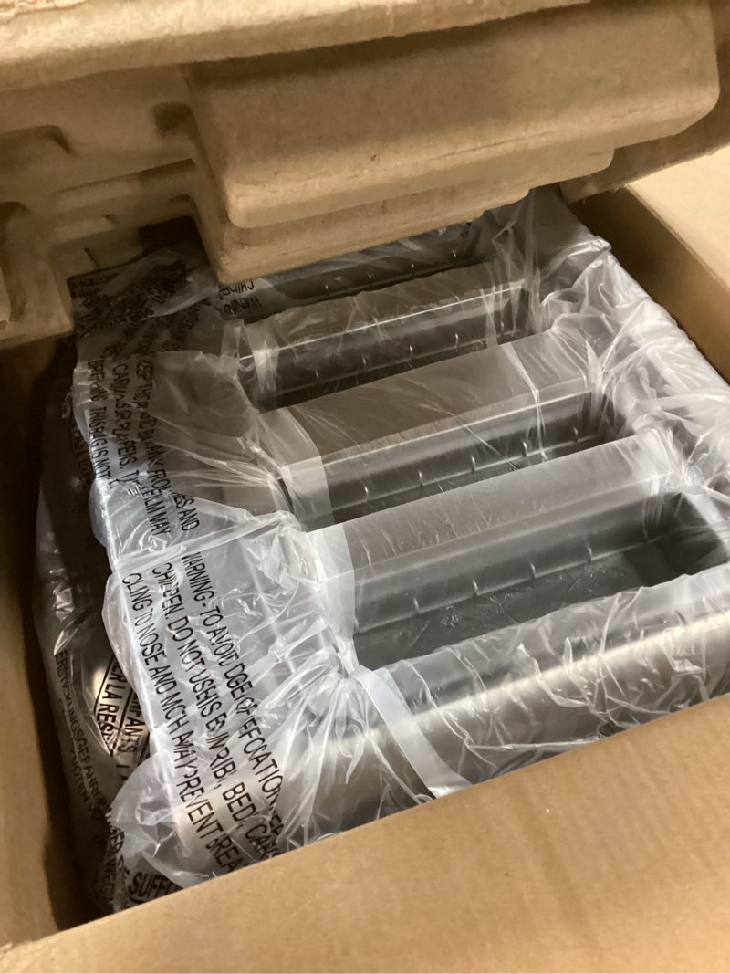 Condition photo showing New/Like New for black+decker 4-slice toaster, stainless steel, tr4900ssd