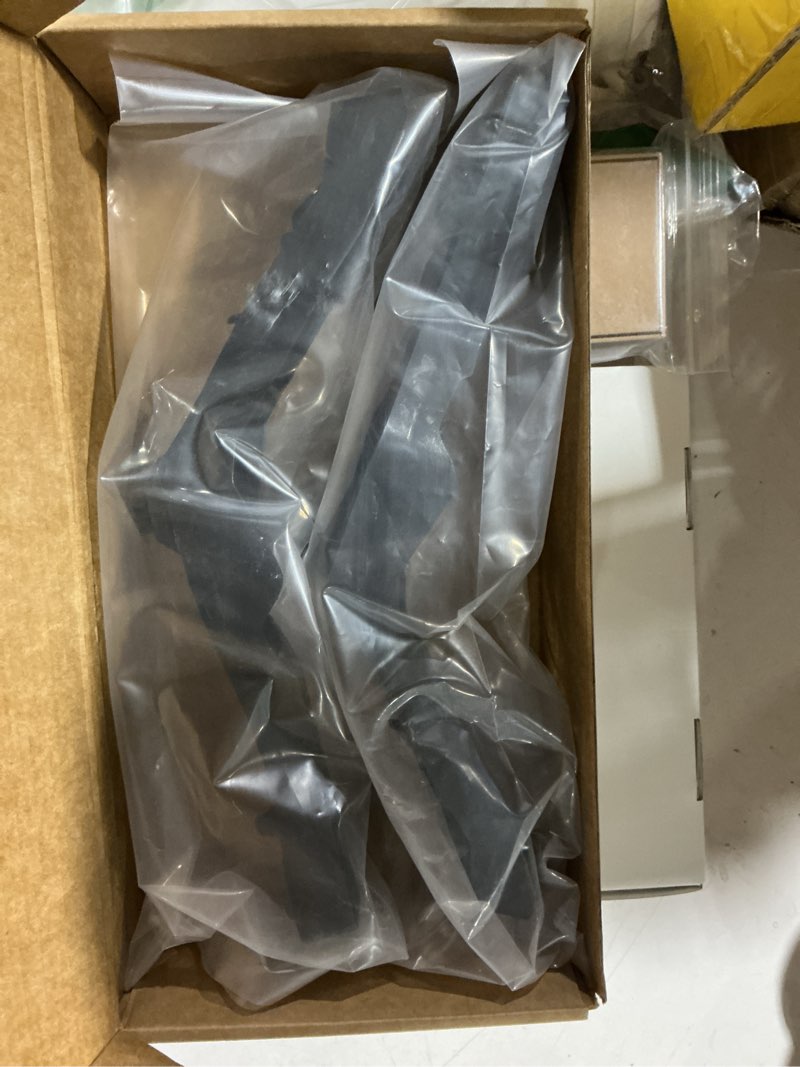 Condition photo showing New/Like New for newyall left and right headlight bracket for toyota 4runner 4.0l 2014-2021