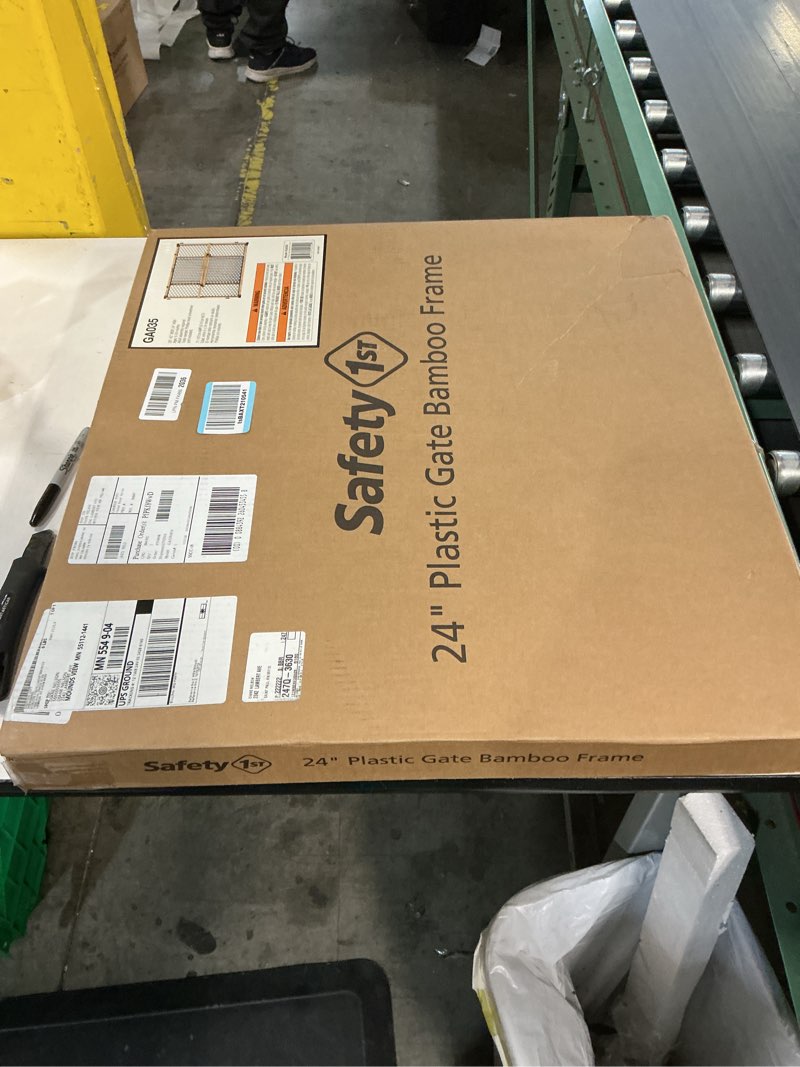 Condition photo showing Good Condition for Safety 1st Bamboo Baby Gate for Doorways, No Drill Gate with Door, Dog Gates, Fits 28"-42", 24" High, Bamboo and Black Bamboo Gate