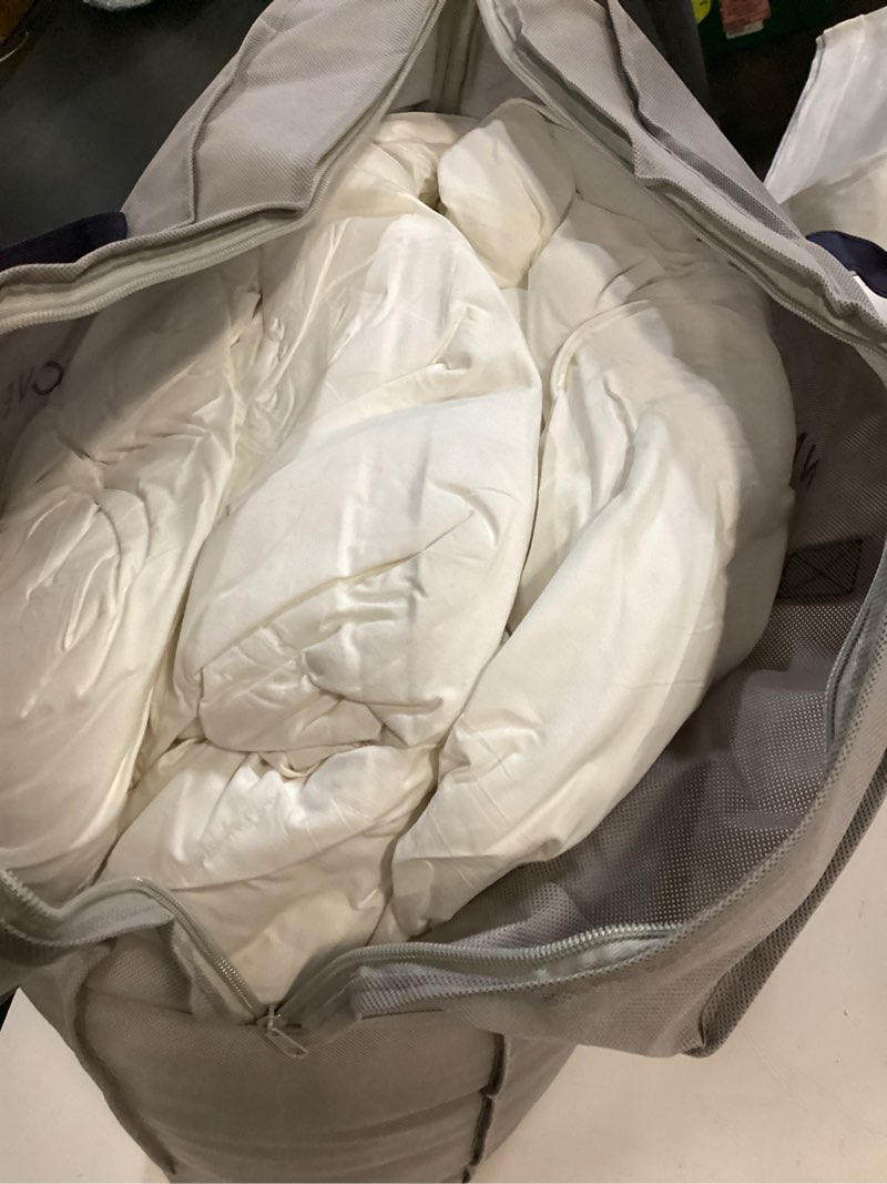Condition photo showing As Is for globon winter white goose down comforter king size,down duvet insert, 800 fill power, 420 thread count,ultra soft noiseless shell with corner tabs, white white-winter king 106*90in