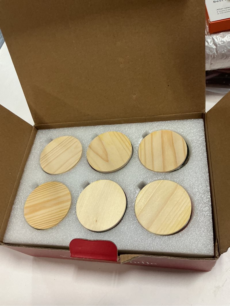 Condition photo showing New/Like New for 6 Pack Christmas Scented Candles with Lid Soy Wax Strong Fragrance Different Scent Clean Burn Long Time Aromatherapy Glass Jar Candles for Home Scented Xmas Theme Decorations Gift Set Christmas Theme