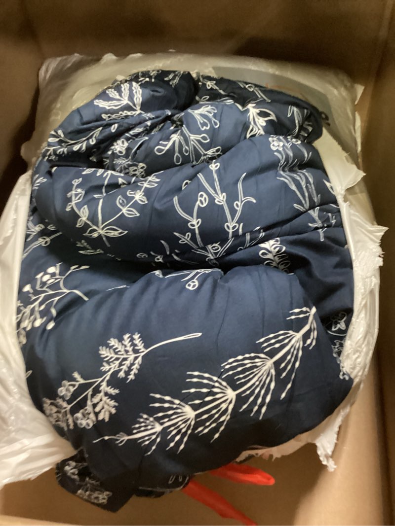 Condition photo showing Good Condition for Bedsure King Comforter Set - Navy Bed Set, 3 Pieces Cute Floral Bedding, 1 Soft Reversible Botanical Flowers Comforter and 2 Pillow Shams King 14 - Navy