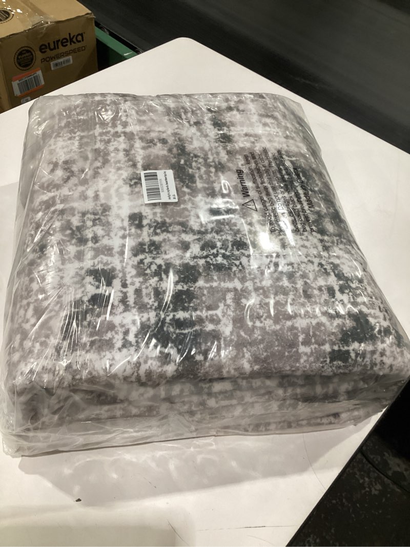 Condition photo showing New/Like New for ILANGO 8x10 Modern Area Rug for Living Room Ultra Soft Machine Washable Lightweight Kid & Pet Friendly Stain Resistant Non-Shedding Large Carpet for Bedroom Dining Room Home Office Mat Modern | Grayish Purple 8' x 10' (8'×10')