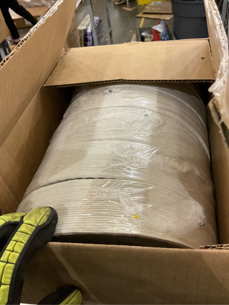 Condition photo showing Good Condition for 9” 1200 paper plates