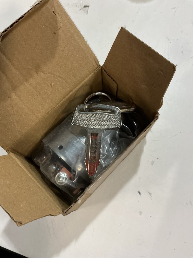 Condition photo showing Good Condition for 66706-55120 Ignition Switch Compatible with Kubota Engine D600 D722 D1105 D1305 V1205 V1305 V1505 Tractor B4200D B5100 B6100 B7100 Compatible with Grasshopper Engine 722D 322D 721 321D