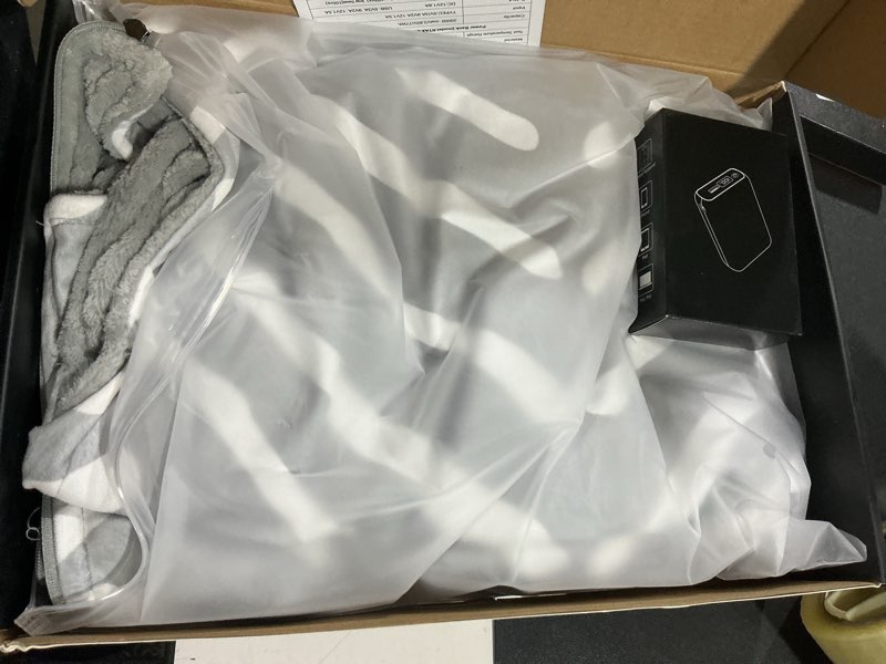 Condition photo showing Good Condition for Cordless Heated Blanket with 20000mah Power Bank - 59"x35" Soft Striped Waffle Battery Heated Blanket, Fast Heating, 3 Heat Setting, Machine Washable Heated Throw Blanket Shawl Print