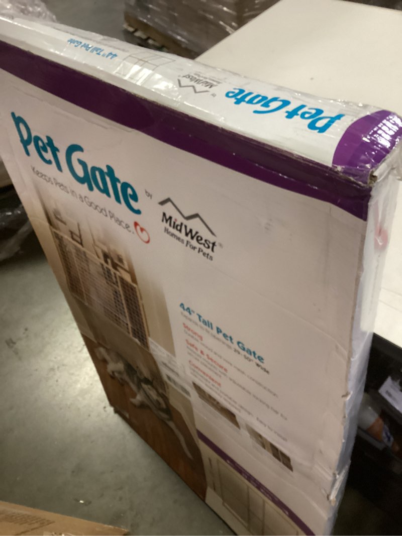 Condition photo showing Good Condition for MidWest Homes for Pets Wire Mesh Pet Safety Gate, Dog Gate Expands From 29 - 50 Inches Wide, 44 Inches Tall, Wood, Powder Coated Wire