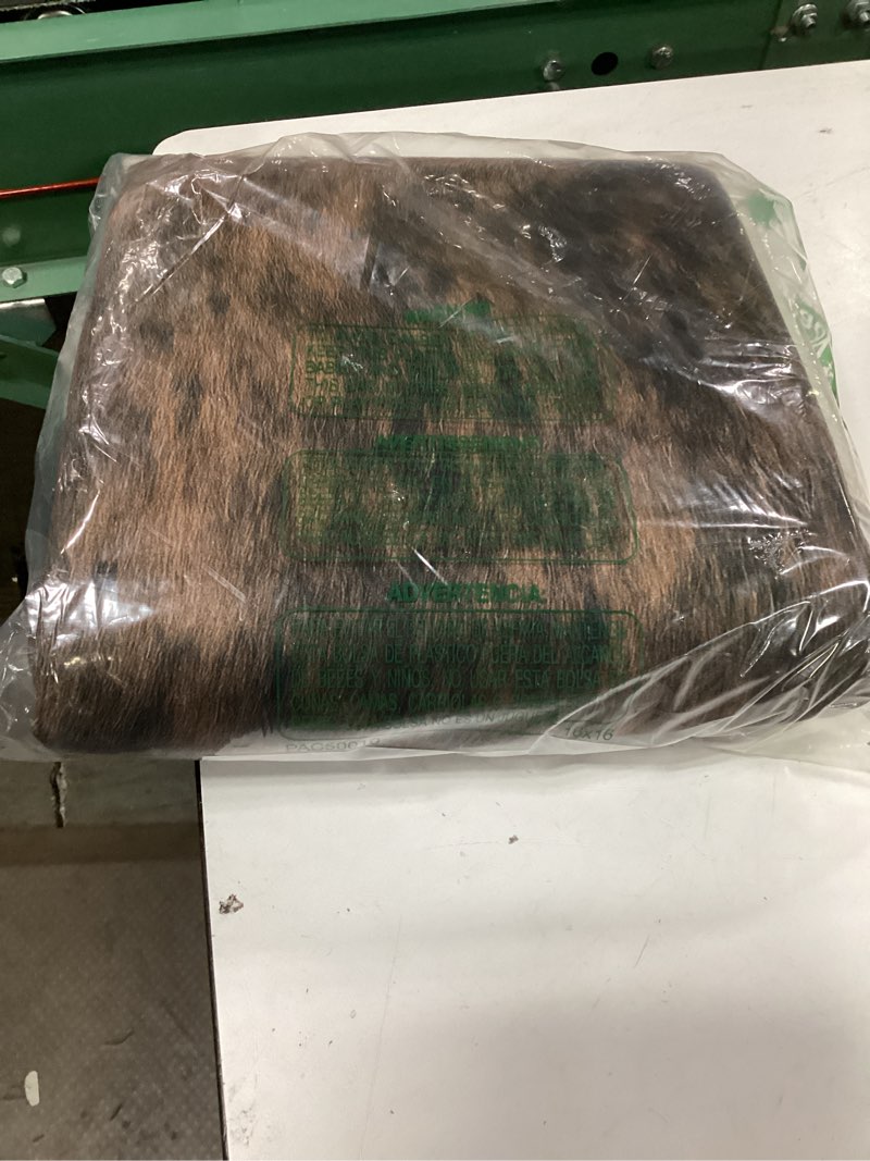 Condition photo showing Good Condition for benron faux cowhide rug, western cow hide rugs for living room bedroom home decor, non slip cute rug with irregular animal skins and hides, olive green, 4.6 x 5.2ft 4'7" x 5'2" (irregular) olive green