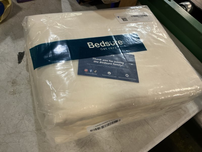Condition photo showing New/Like New for bedsure 100% washed cotton duvet cover king size - ivory minimalist bedding set linen like - purewoven plain simple & soft comforter cover for all seasons, 3 pieces (ivory, king, 104"x90") 12 - ivory (no comforter) king (104" x 90")