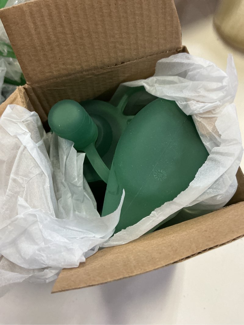 Condition photo showing As Is for haakaa Hippo Wide Opening Silicone Goody Pouch – 9oz/260ml Reusable Pouches for Toddlers, Baby Food Pouches with Wide Opening for Easy Fill & Clean, Perfect for Purees & Smoothies, 2 Pack Pea Green 2-Pack