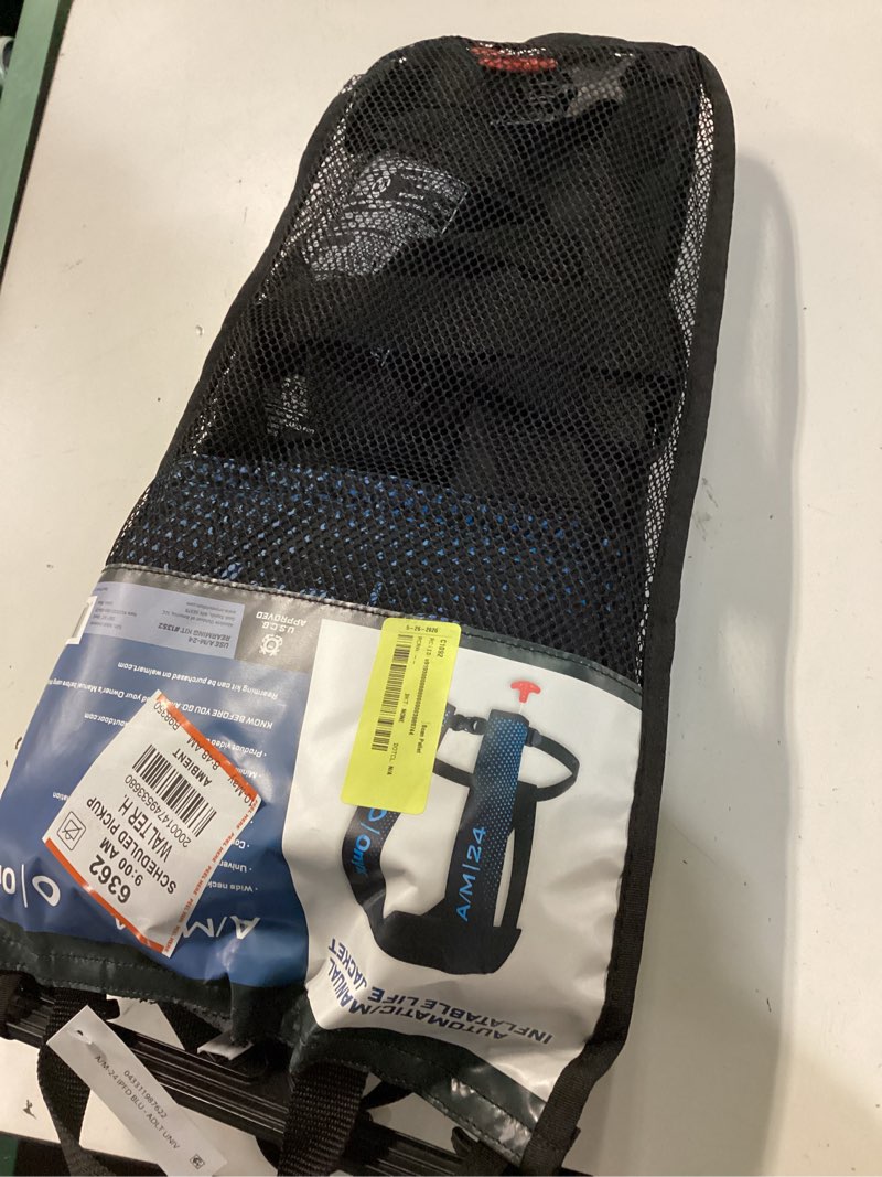 Condition photo showing New/Like New for onyx a/m-24 inflatable life jacket