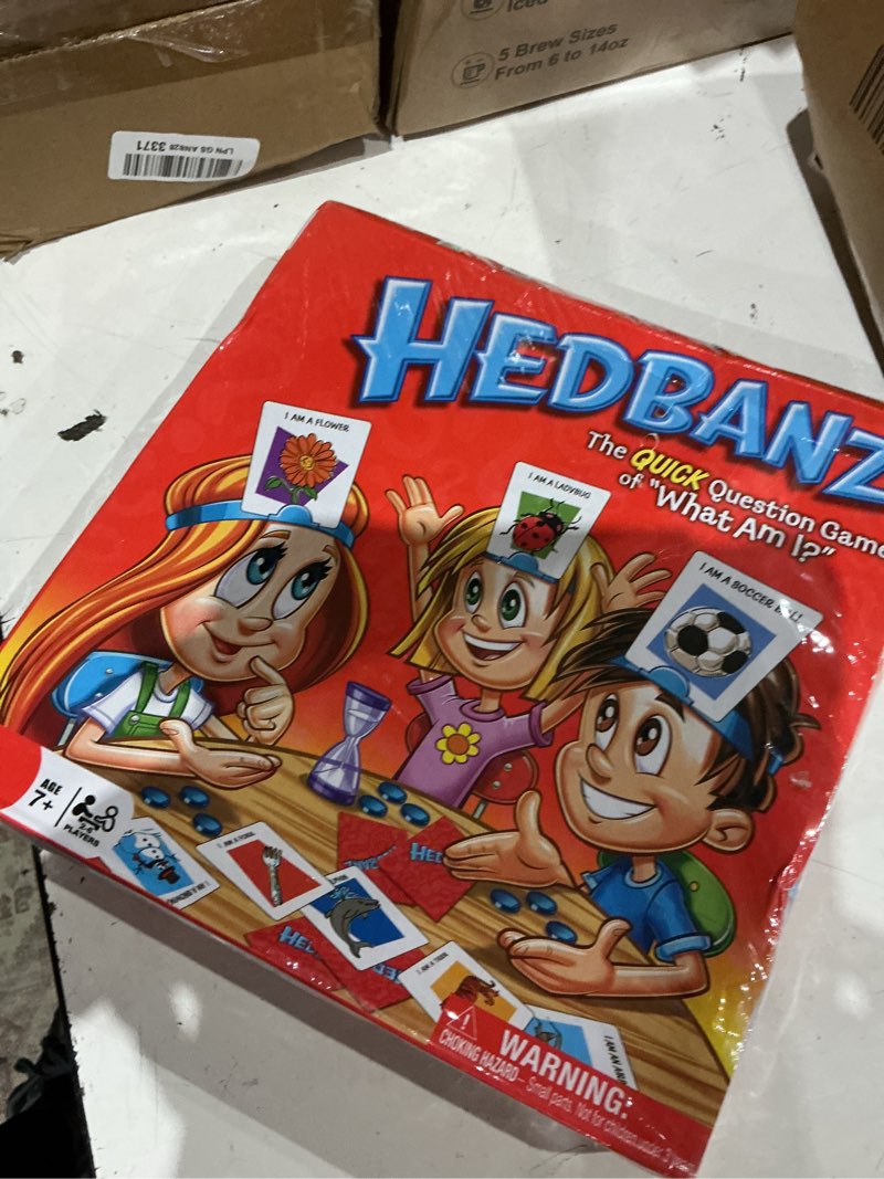 Condition photo showing Good Condition for the quick question game of what am i? 2-4player what am i game board game