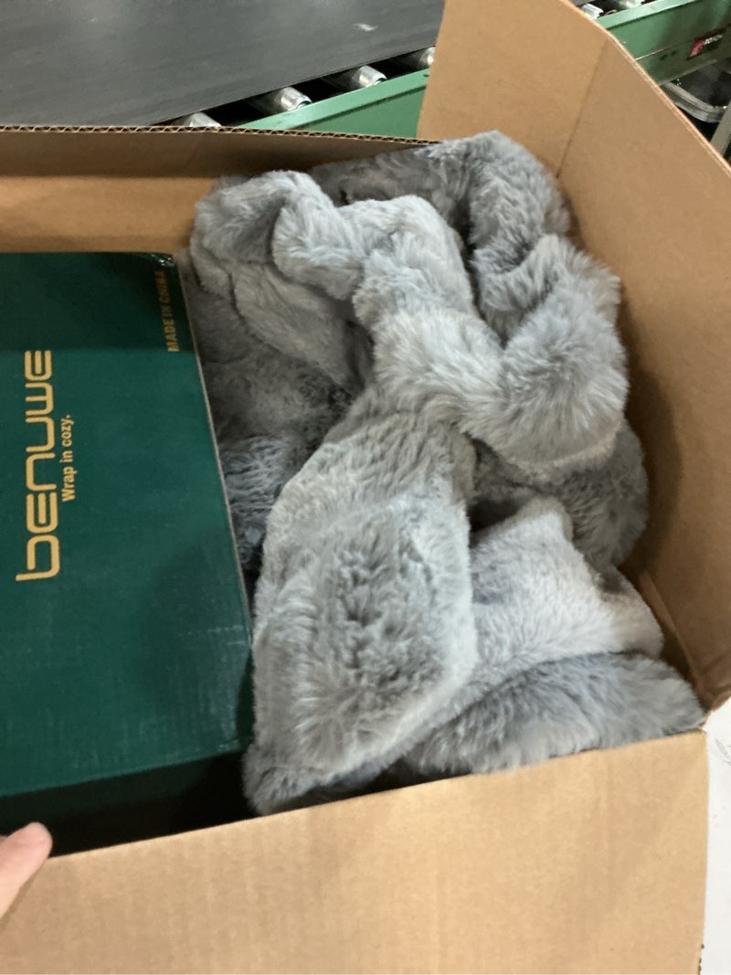 Condition photo showing Good Condition for BENVWE Fluffy Faux Fur Throw Blanket for Couch, Soft Plush Thick Cozy Fuzzy Luxury Minky Bubble Blanket for Home Living Room Decor Gift for Women, Light Grey, 51" x 63", 1100GSM Throw(51" x 63") Light Grey