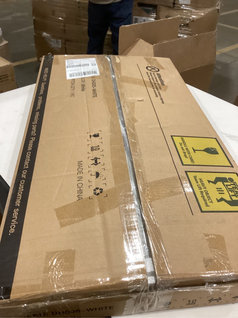 Condition photo showing Good Condition for White table