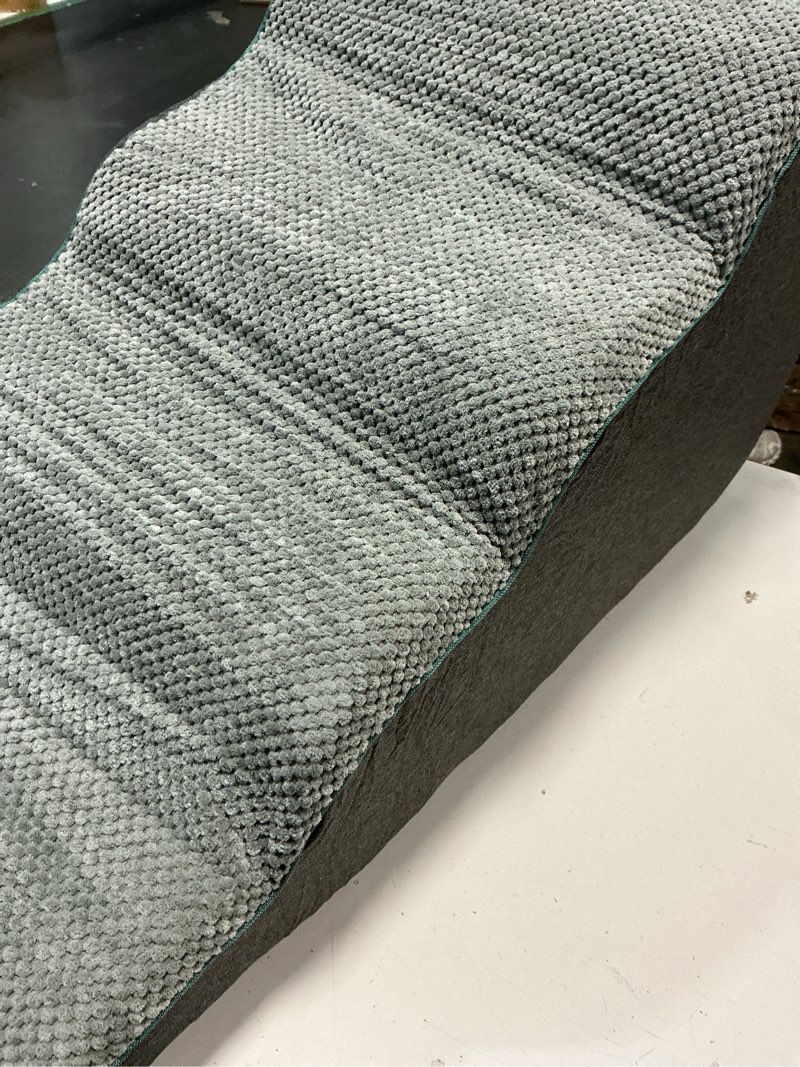 Condition photo showing Good Condition for Gardner Pet Dog Stairs for Small Dogs 22.8" H, Curved 5-Step Pet Stairs, Dog Steps for High Bed, Couch (24-30 in) with Durable Non-Slip Waterproof Fabric Cover and CertiPUR-US Certified Foam Grey 5 15.7"x33"x22.8"