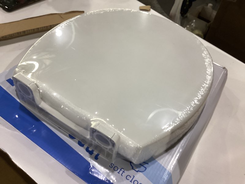 Condition photo showing New/Like New for round toilet seat 16.5" - soft close, durable pp toilet seat, easy installation & removal, fits most toilet bowls round standard 16.5"