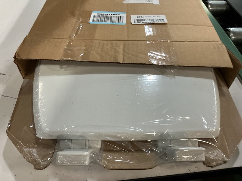 Condition photo showing New/Like New for mayfair 1847slow 000 kendall slow-close  removable enameled wood toilet seat that will never loosen  1 pack elongated - premium hinge  white