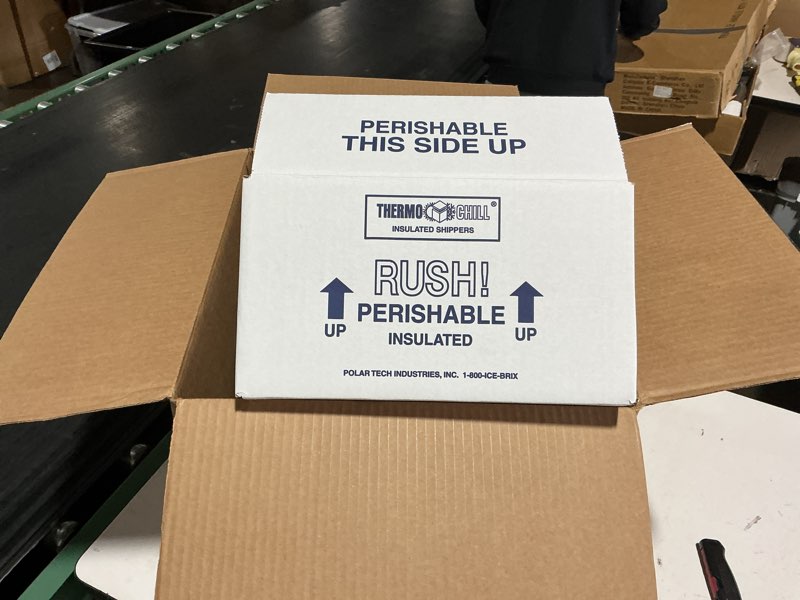 Condition photo showing Good Condition for Polar Tech 245C Thermo Chill Insulated Carton with Foam Shipper, Medium, 17" Length x 10" Width x 8-1/4" Depth, Original Version