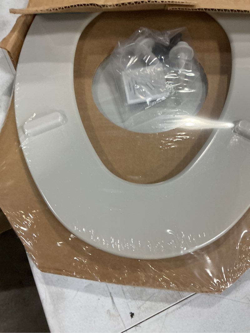 Condition photo showing New/Like New for bemis 500ec durable wood toilet seat with easy clean hinges, made in usa, round, biscuit biscuit round