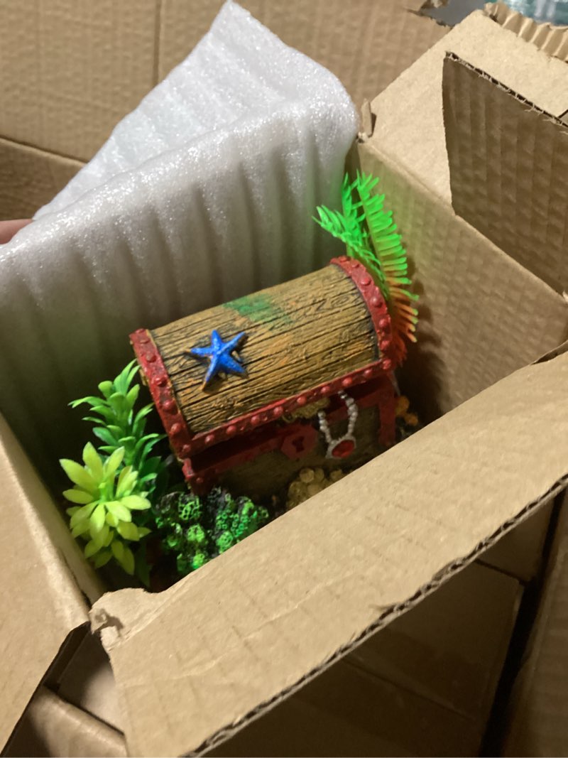 Condition photo showing Good Condition for GloFish Treasure Chest Cycle Light Ornament Aquarium Decor