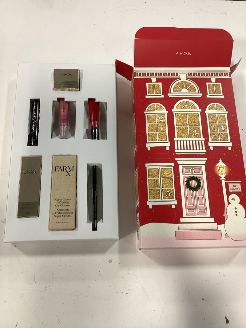 Condition photo showing New/Like New for avon "7 days of beauty" advent calendar, a holiday gift