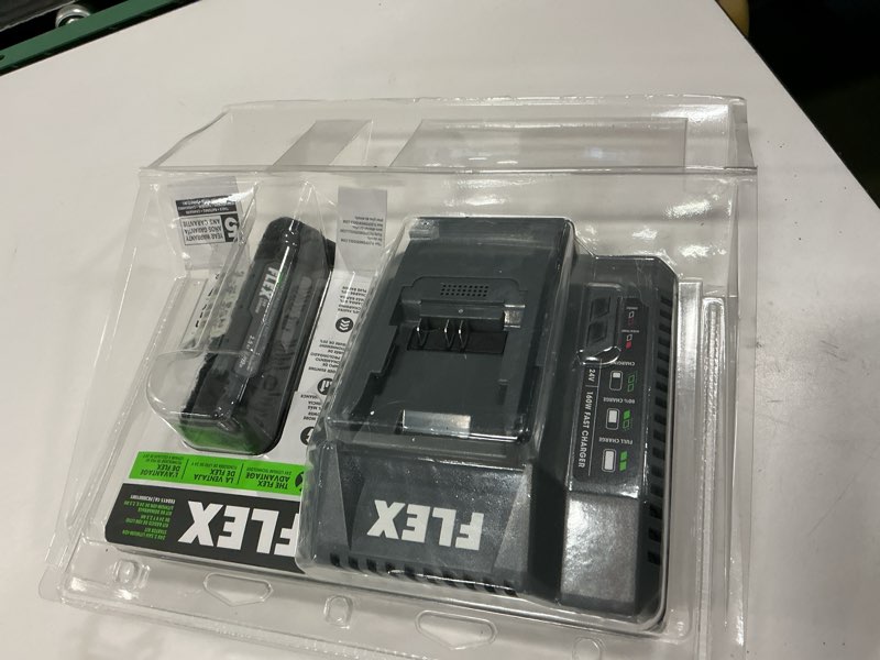 Condition photo showing Good Condition for FLEX 24V 2.5Ah Lithium-Ion Battery and 160W Charger Starter Kit - FX0411-1A