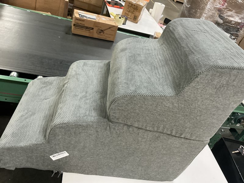 Condition photo showing Good Condition for gray curved dog stairs ramp for high beds 22.8" h, 4-step dog steps for small dogs and cats, pet stairs for high bed climbing, non-slip balanced pet step gray 4-step