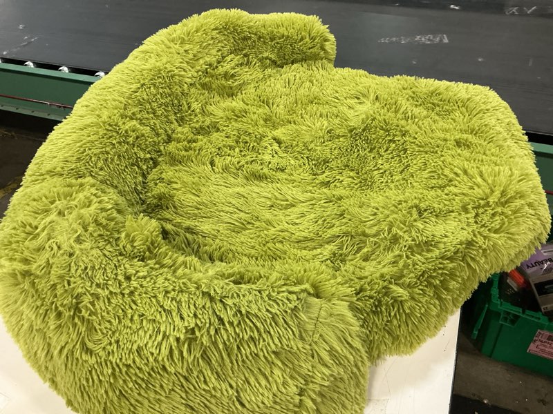 Condition photo showing Good Condition for GGIB Calming Dog Bed Fluffy Plush Dog Mat for Furniture Protector with Removable Washable Cover for Large Medium Small Dogs and Cats (Large, Grass Green) 45.0"L x 37.0"W x 6.0"Th Grass Green