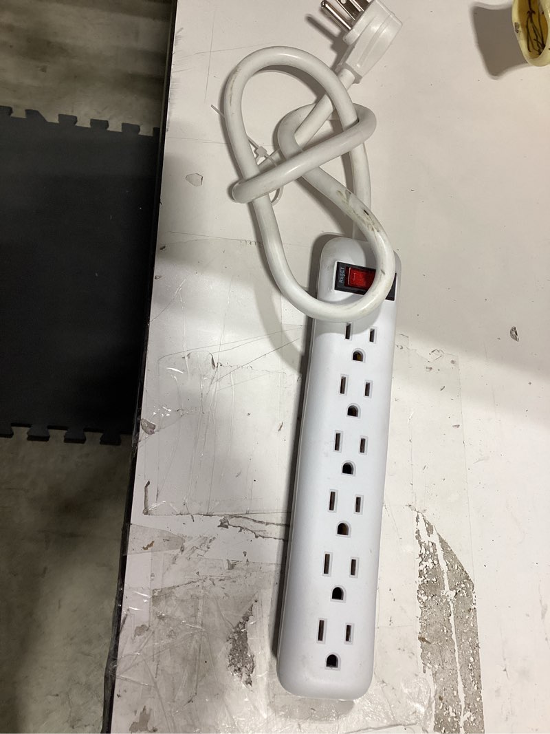Condition photo showing Good Condition for project source 4-ft 6 -outlet indoor white power strip