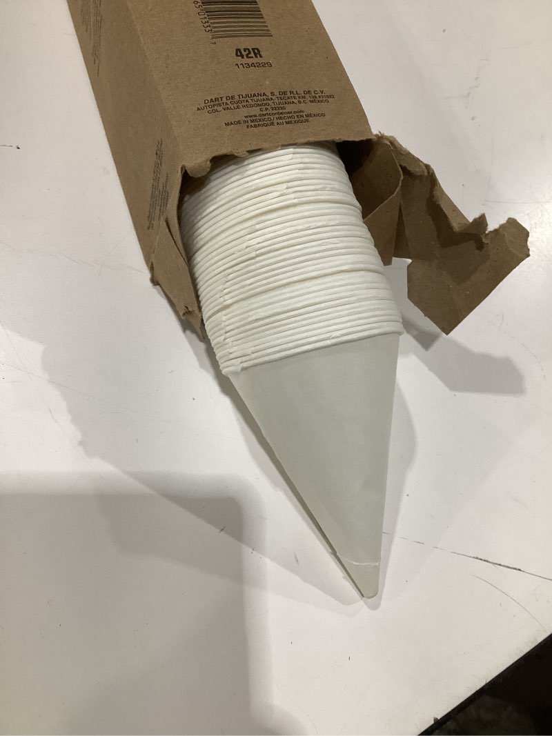 Condition photo showing Good Condition for Solo 42R-2050 4.25 oz White Paper Cone Cups,  White, 200