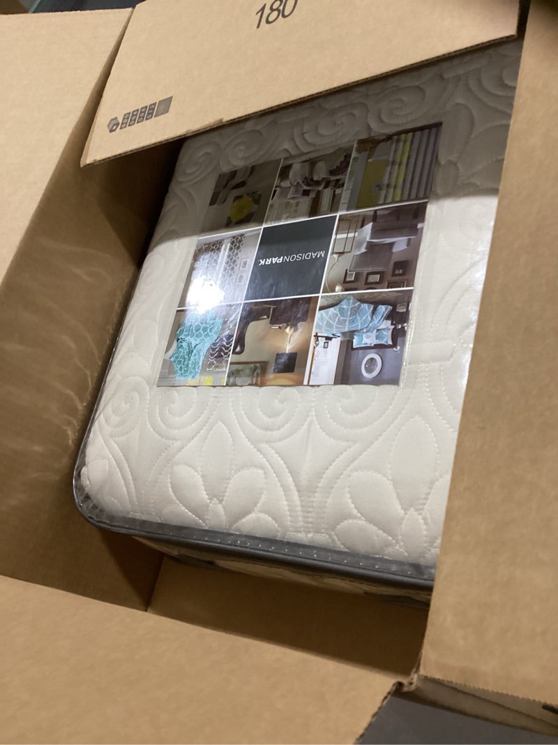 Condition photo showing New/Like New for Madison Park Quebec Split Corner Quilted Bedspread Classic Traditional Design All Season, Lightweight, Bedding Set, Matching Shams, King, Damask Quilted Cream 3 Piece Fitted Bedspread Cream King